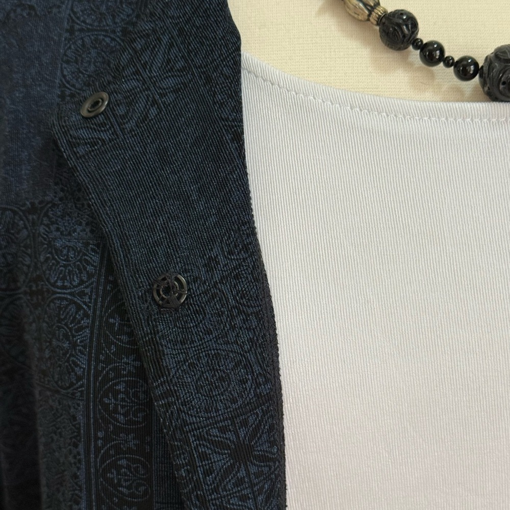 Chico's Design Deep Blue and Black Patterned Cardigan size 16 (Chicos size 3) - Picture 10 of 12